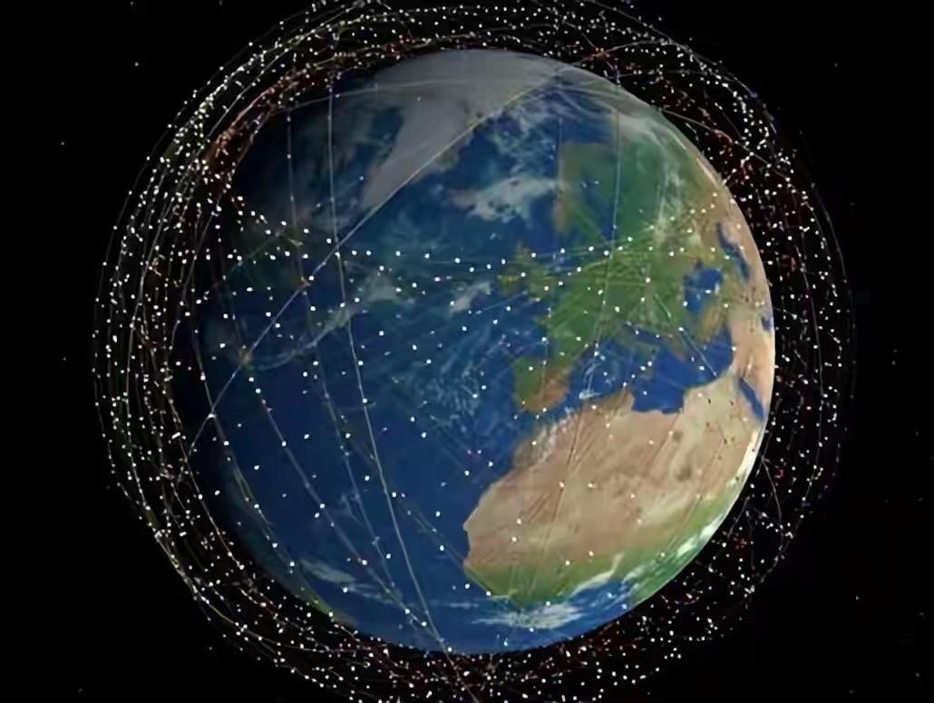 马斯克用低轨星链“包地球”看似无敌，中国一招高轨反包，彻底打破太空通信格局！
 