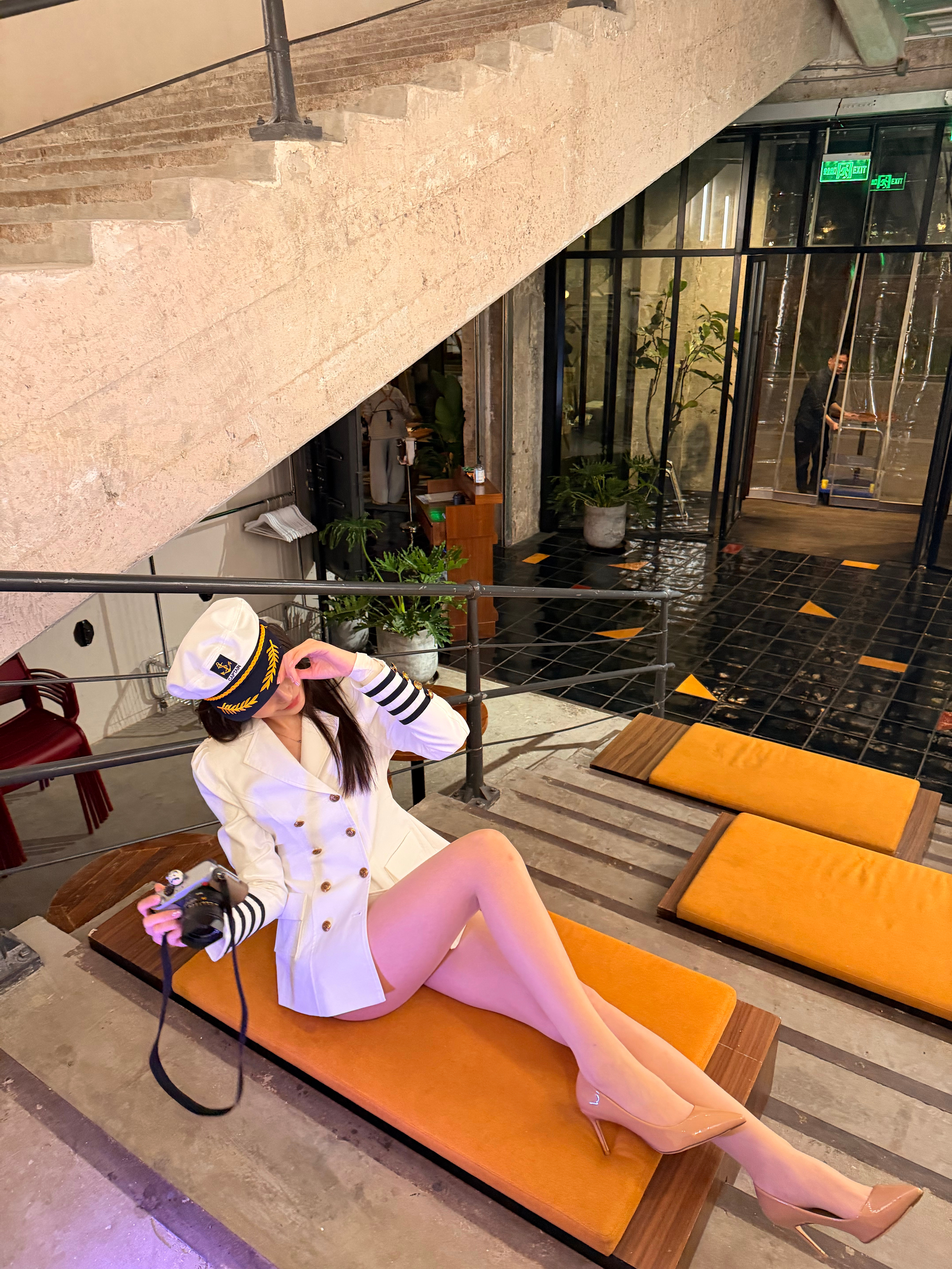 其实以前许愿，家人身体健康，事业有突破，内心平静，早睡早起，没有爱情也无所谓，淦