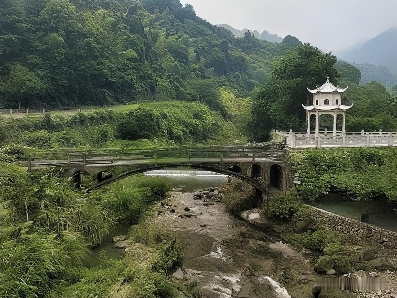 告诉你一个扎心的秘密：有钱人家的媳妇，大都温柔贤惠，因为她知道自己有被替换的风险