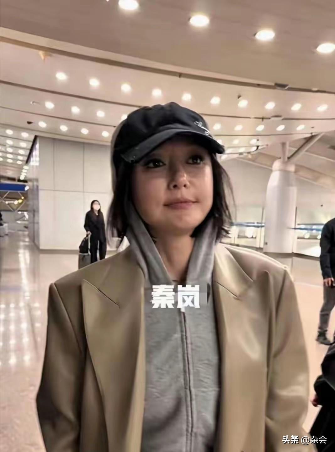 看到秦岚的生图懂了：明星也得靠滤镜续命！老了就是老了，强行装嫩只会更显老态。真实