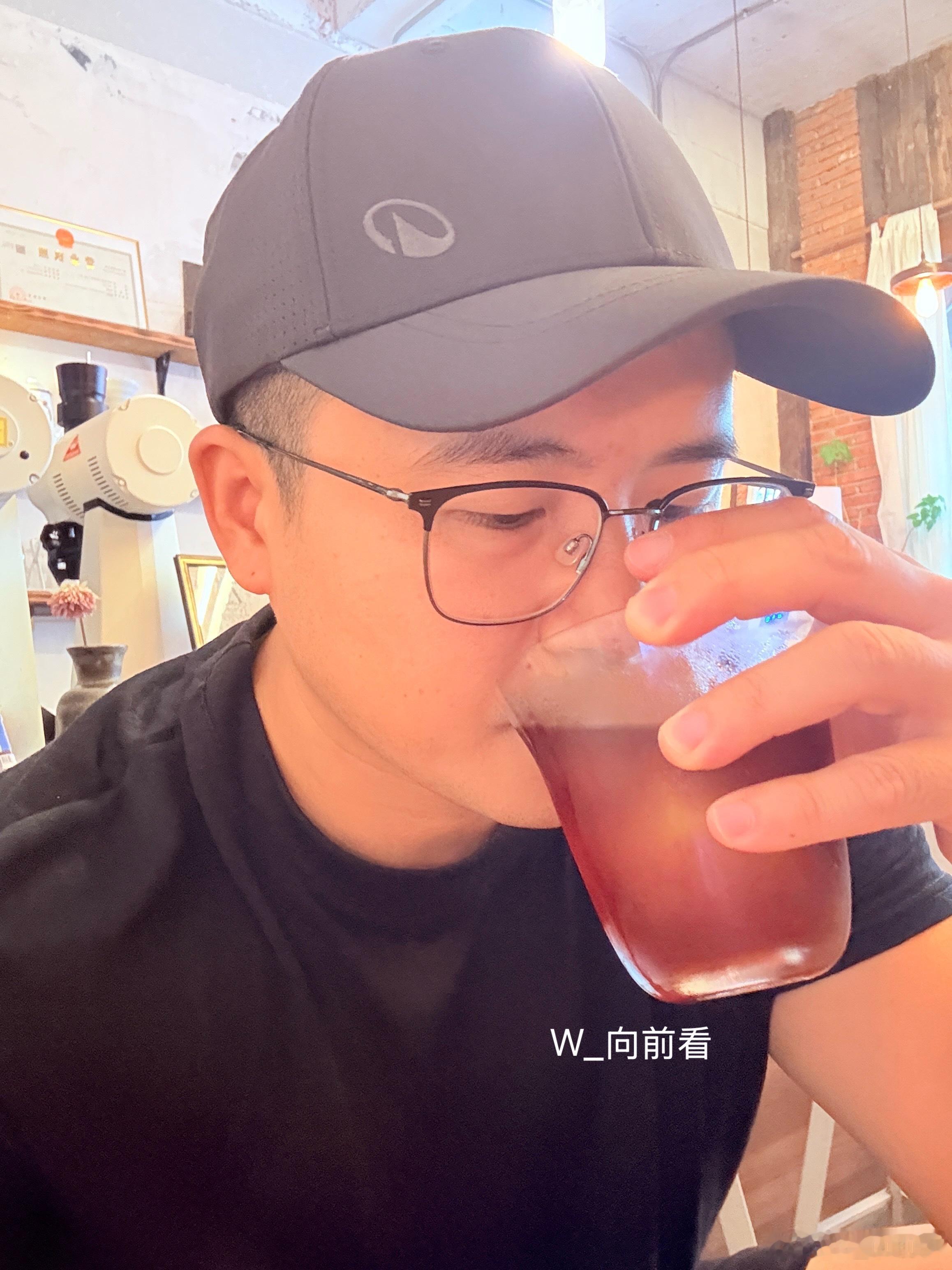 为什么早上是喝咖啡的最佳时间喝咖啡选对时间真的很关键☕️早上是喝咖啡的黄金时段，