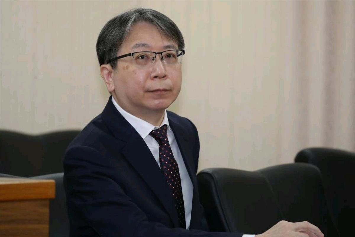 【什么破逻辑？！认同“一个中国”就是满足个人乡愁的“自私鼠辈”？】台海的真实现状