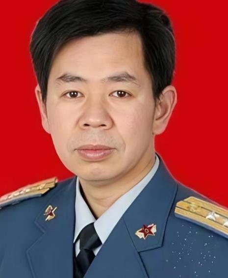 敌人的炮管都快怼到脸上了，我们的人居然还在翻书查国际法？戴旭大校讲的这段历史，真