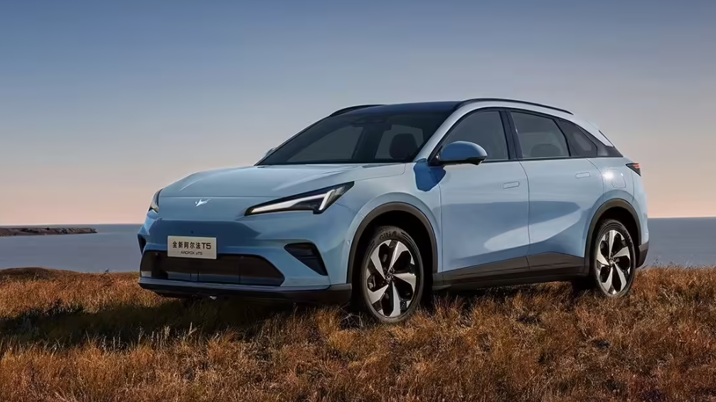 昨晚，极狐全新阿尔法 T5 上市，限时优惠价 10.98 万元起。大v聊车极狐阿