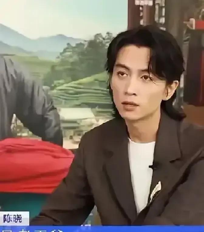 陈晓为了演好《那年花开月正圆》里的沈星移，真是对自己下得去狠手，硬生生把自己饿到