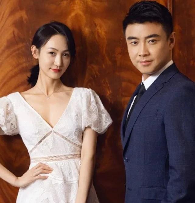 2015年，世界乒乓球冠军王浩和妻子参加节目，看到妻子衣着暴露穿着透视装，和男伴