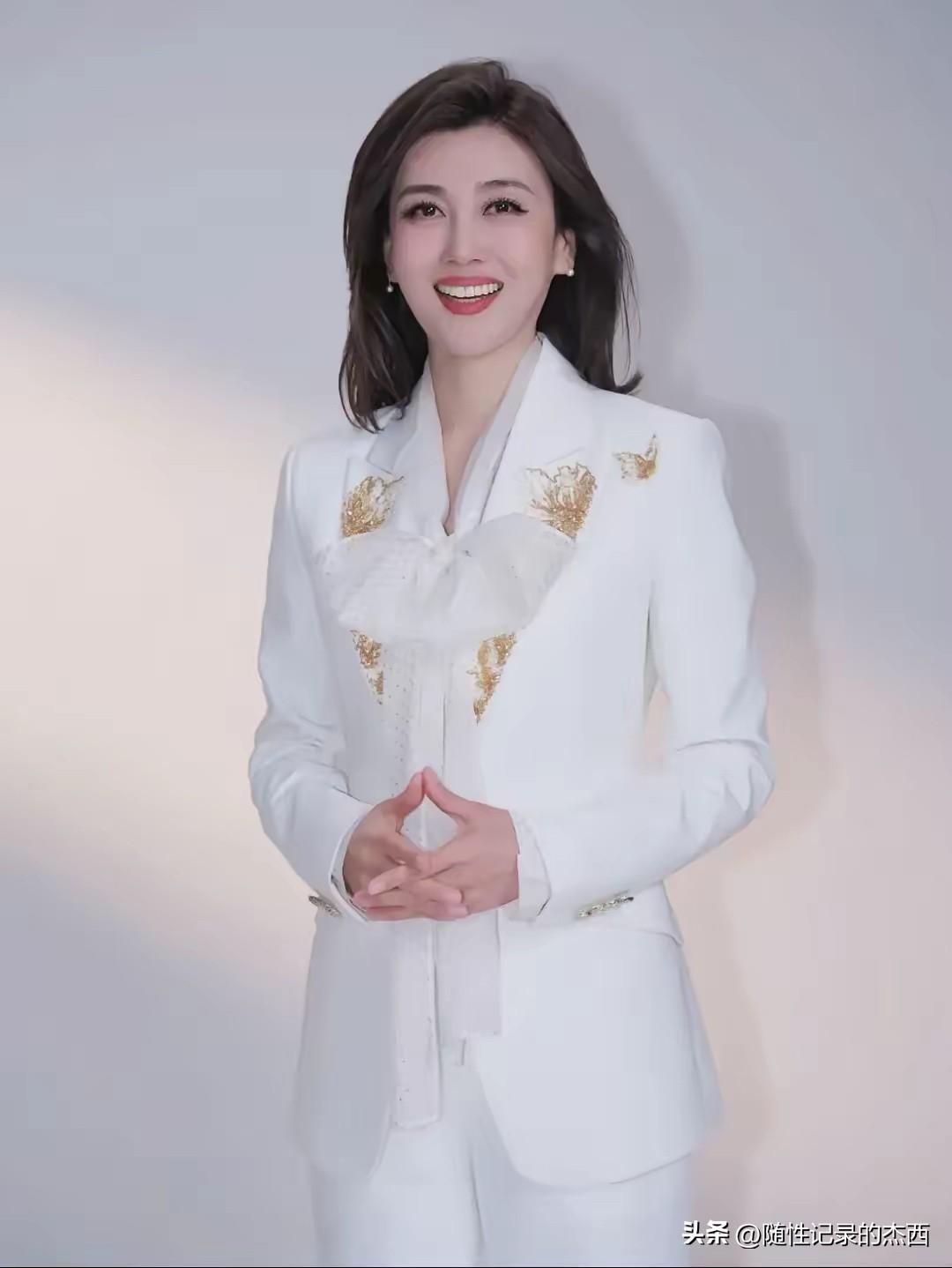 她这样的颜值如果排第二，估计就没有人敢排第一的吧，就算是倪萍和鞠萍姐姐来了也没有