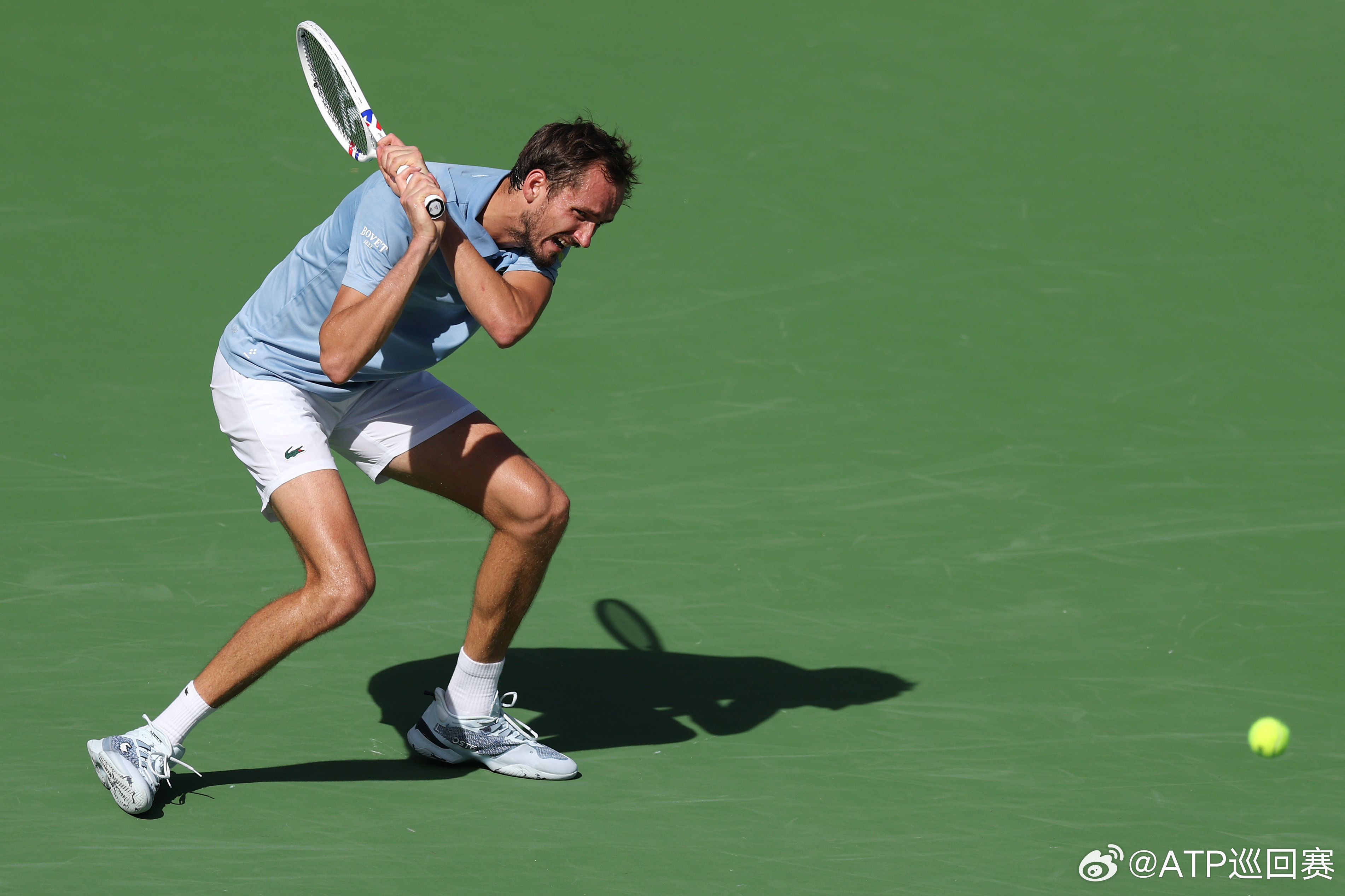 即时战况：ATP1000印第安维尔斯大师赛男单决赛，辛纳7-6(6)拿下首盘，大