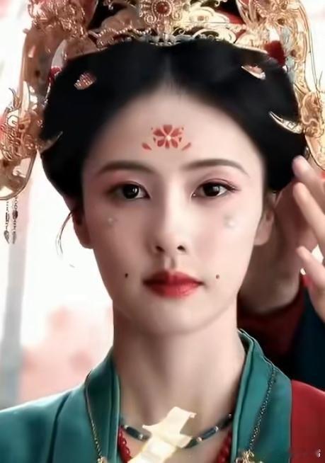 🍉白鹿和黄羿两个同期热播剧女主，抛开粉丝滤镜，谁演技好？同样演女主，后者更像女