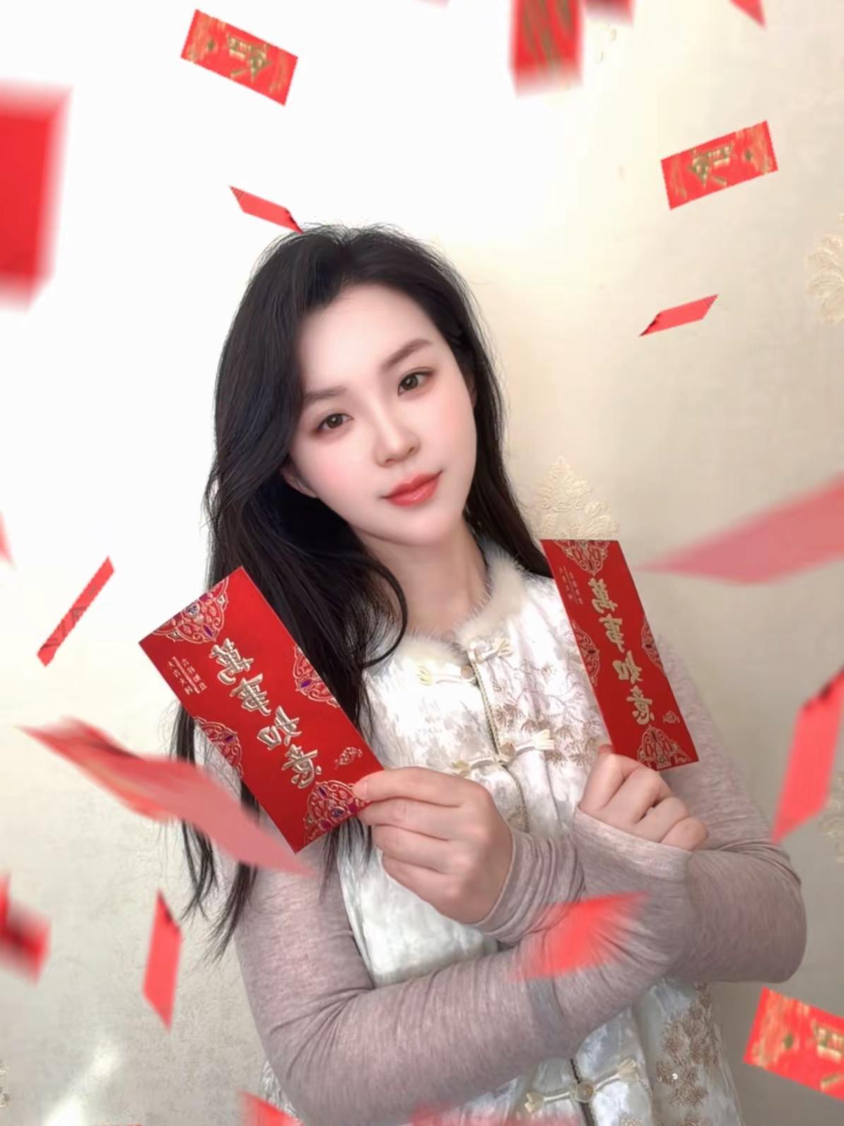 我祝你马年开玛莎，一路发发发，我祝你爱情开桃花，幸福加加加，我祝你人生开外挂，活