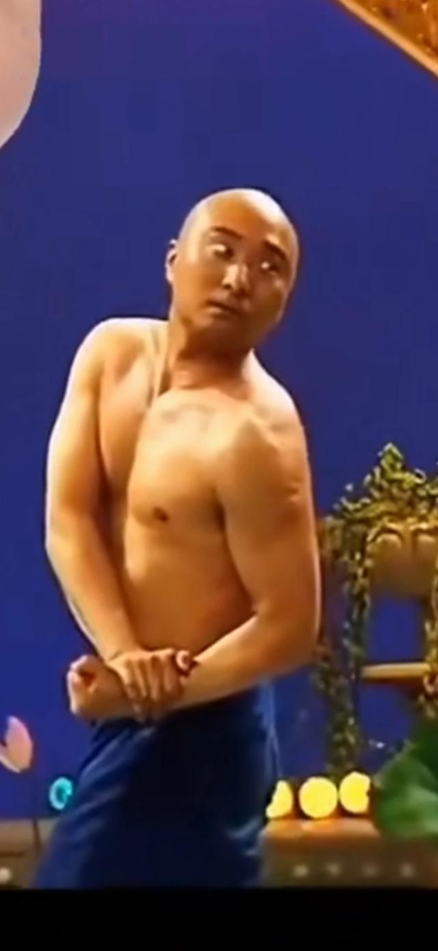 春晚光膀子第一人