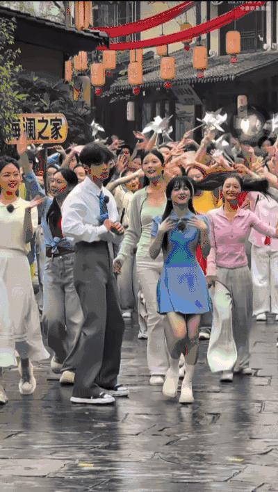 包上恩这么矮啊 我一直以为是那种1m7的高妹 