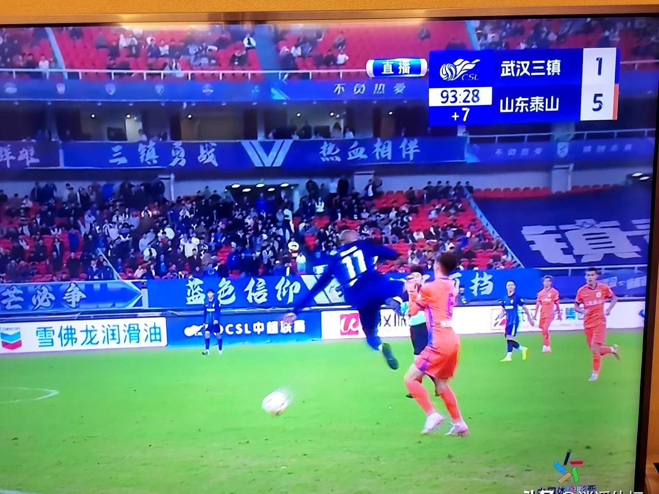 山东泰山瓦科失金靴，山东泰山今年四大皆空！
 

其实“瓦科”是克雷桑的误译。泰