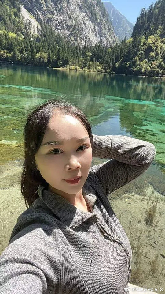 OOTD时尚穿搭今天穿什么ootd 灰色针织套装更休闲时尚 