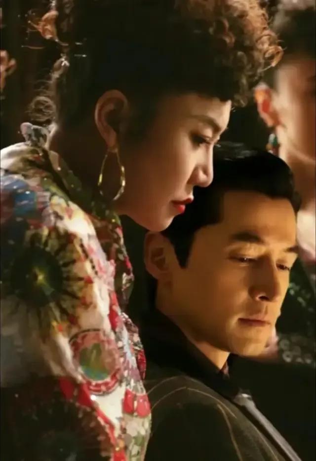 换个角度来看，宝总和卢美琳的cp感也很强嘛！只是这样让人感觉好邪恶啊！[捂脸]