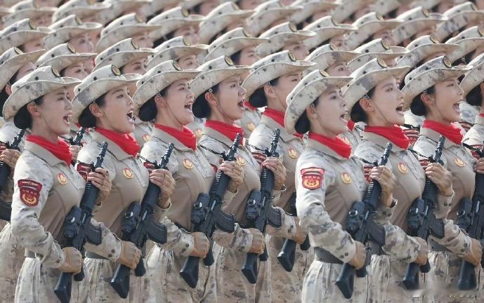 九三阅兵唯一女兵方队，颜值都很高。 ​​​
