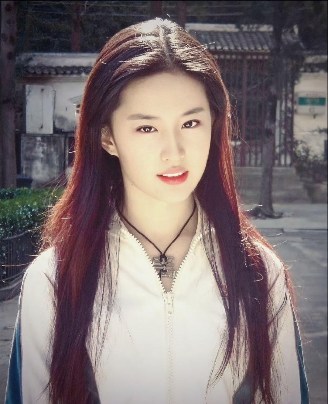 随手一拍都是颜值暴击，刘亦菲 早期 