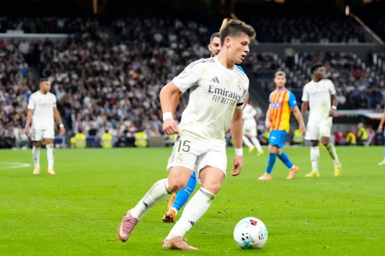 居莱尔今日训练状态出色，他无疑会在对阵利物浦时首发据记报道，皇马球员居莱尔今天早