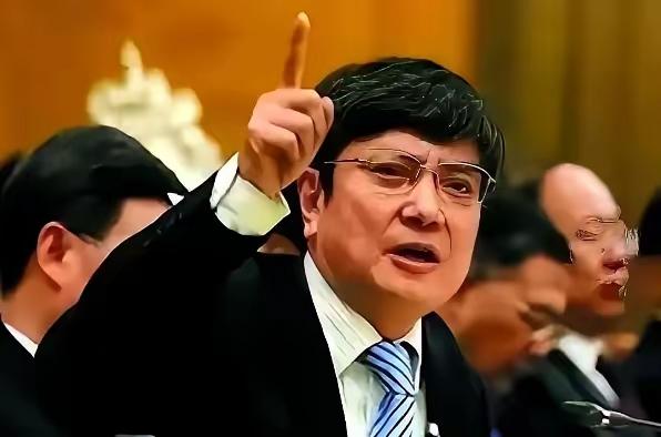 郑强教授曾语出惊人：“到了今天中国人民还在犯傻，就像喝了什么迷魂汤！什么科学无国