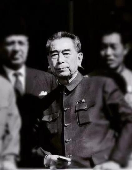 周总理的反击上世纪50、60年代，中国和苏联关系紧张，有一次在一个外交场合，赫鲁