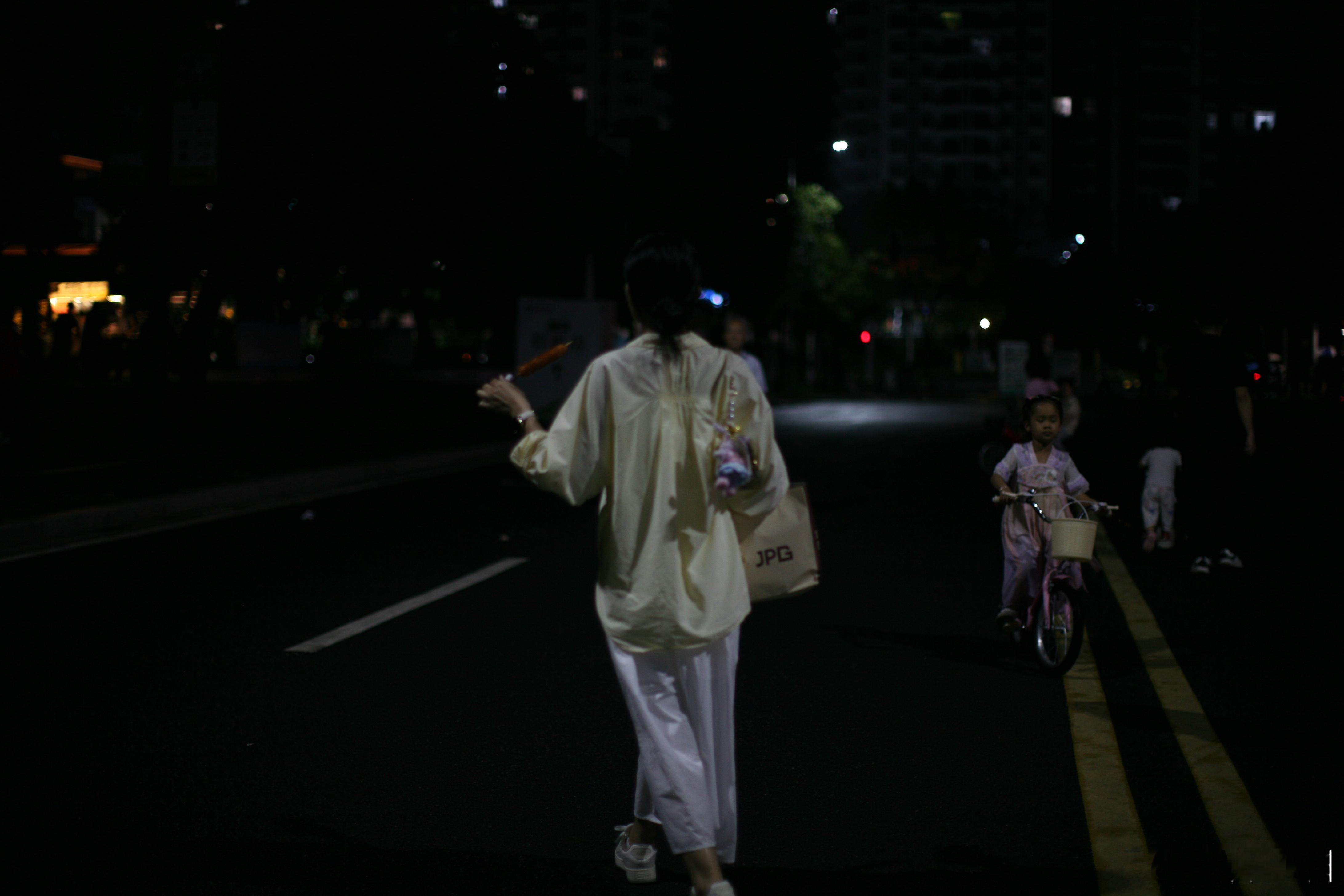 黄埔水西的雨夜时光扫街雨天我的日常plog 佳能5D 50L 广州·广州大学(大