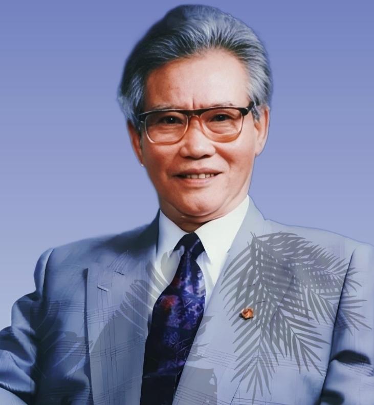 他3岁丧母，4岁被通缉，8岁被关大狱，10岁沦为乞丐爬行十多公里，谁能想到，四十