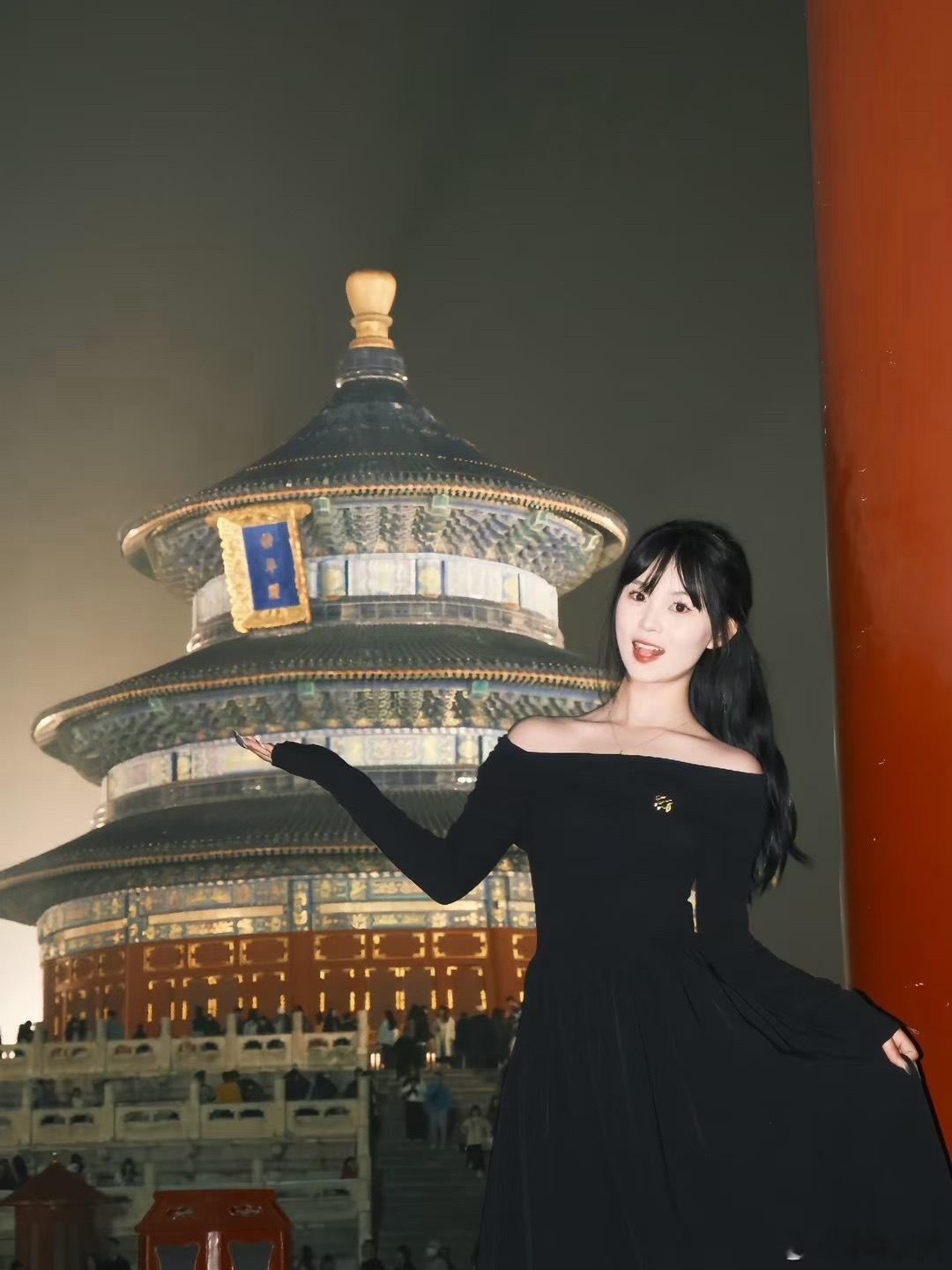天坛最佳机位已被官方认证同款机位很好找，但是每次去全是人从众！24年在天坛拍的，