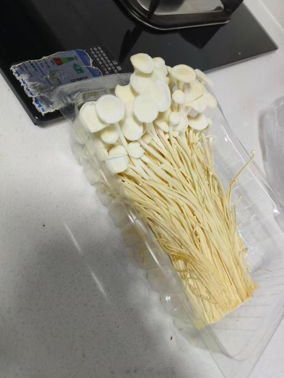 买的金针菇忘记吃了成这样了 
