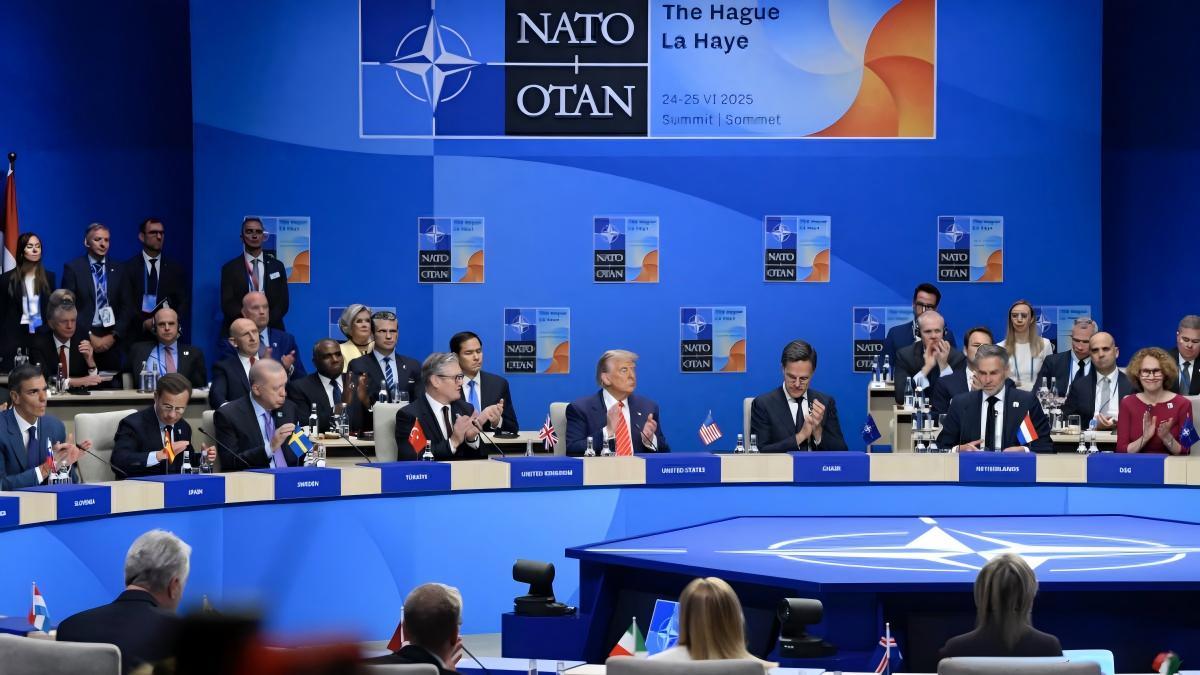 【热点评述】安卡拉这两天的北约成员国大使会议上，美国没有离开北约，而且，其态度似