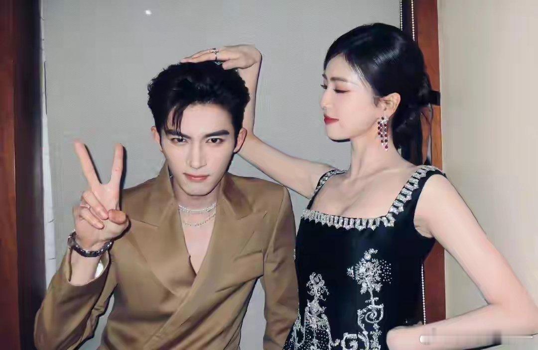 就爱这种甜甜的剧宣，多来十个我完全不腻！唐宫奇案