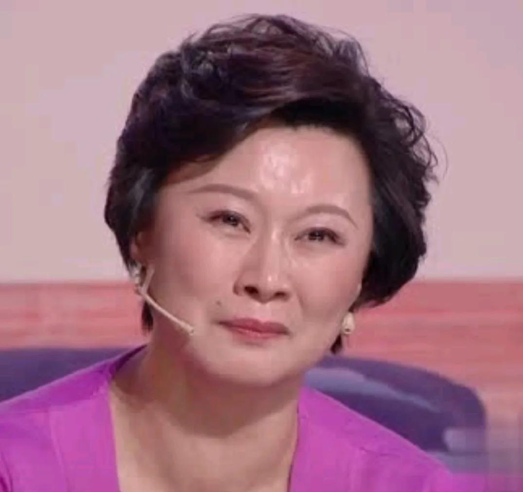 赵海燕的丈夫是闫光明。1996 年赵海燕和闫光明在剧团相识相恋，半年后步入婚姻殿