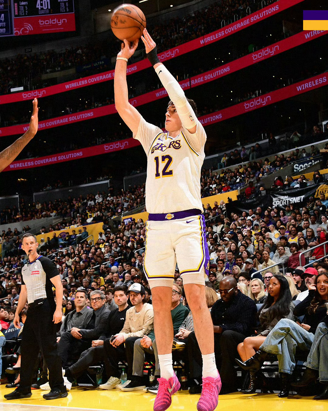 拉拉维亚能不能坐稳湖人的新首发？拉拉维亚本场比赛得到26分5篮板4助攻1抢断，这