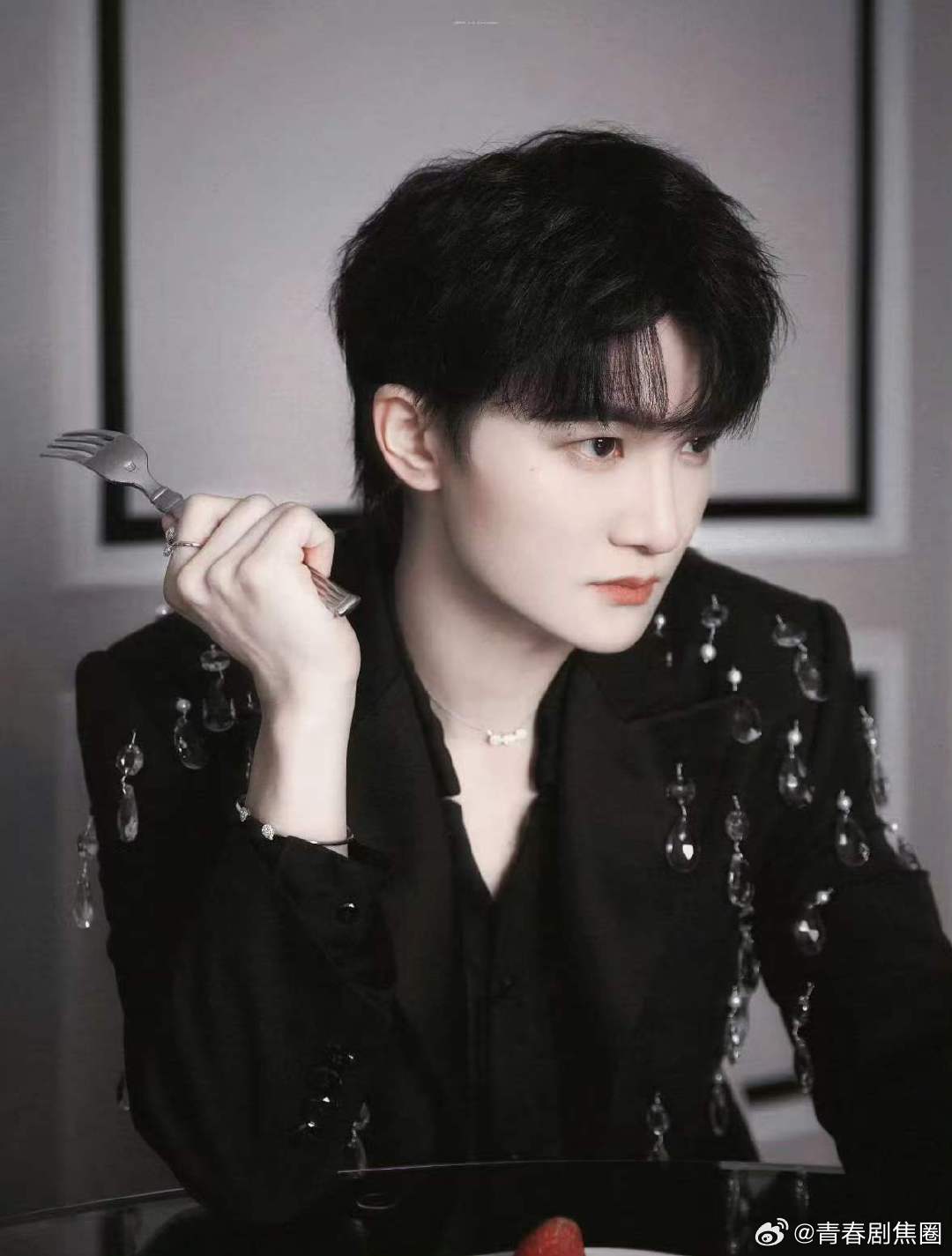 周深阅文IP盛典新歌首秀阅文IP盛典周深真的太拼了，行程密集却次次惊艳，3 月 