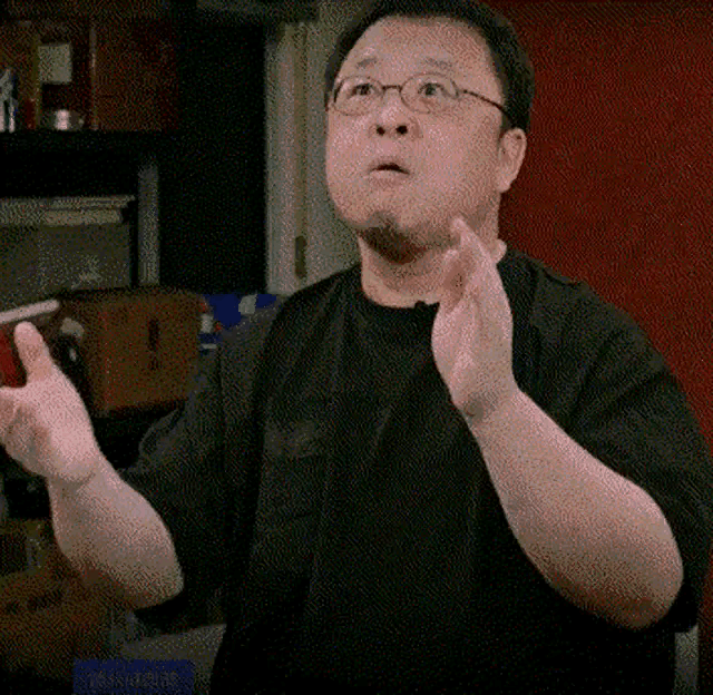 罗永浩又火了！
时隔多年，罗永浩继星巴克大杯中杯小杯后，老罗2023年最最最经典