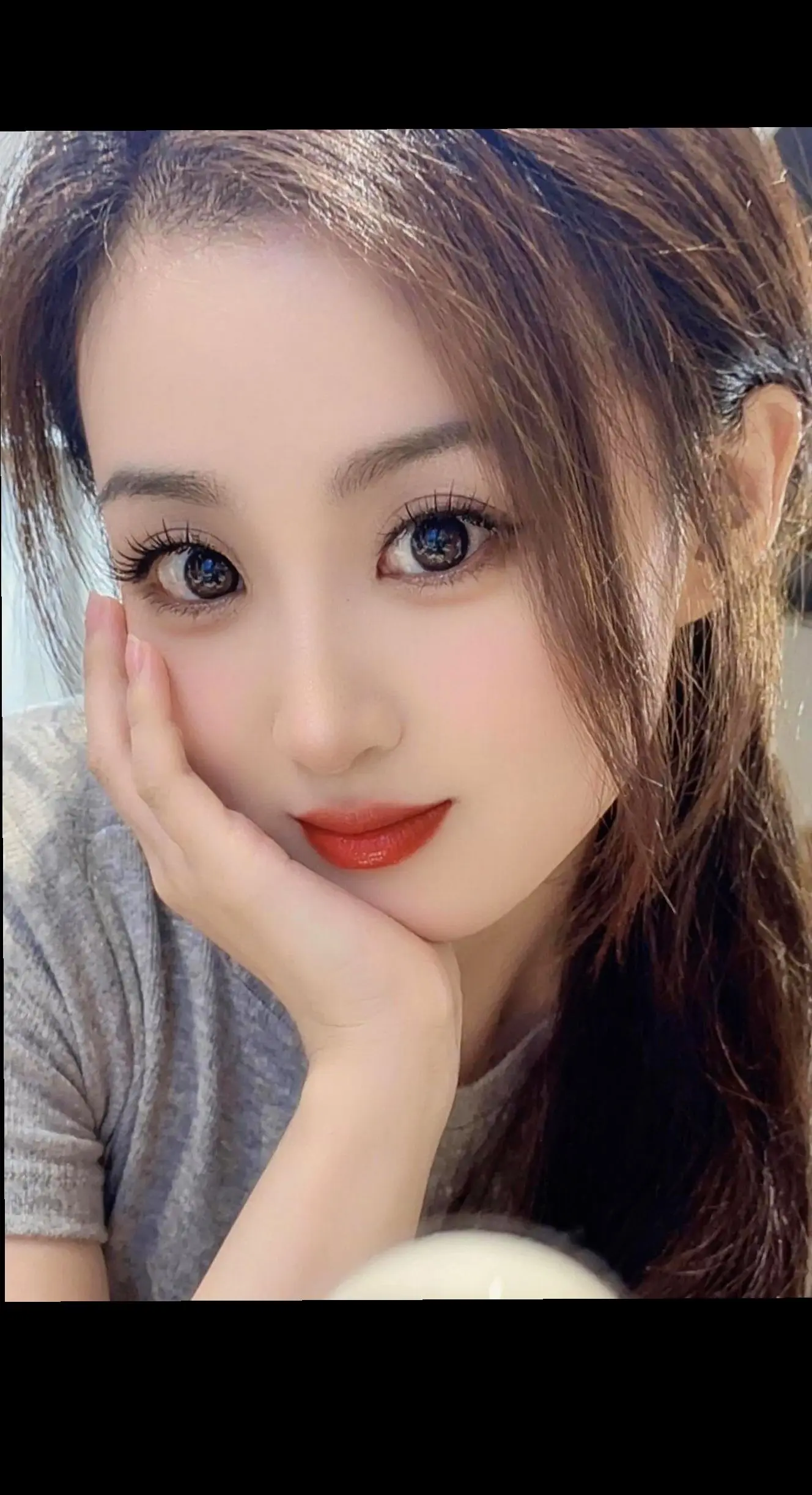 还记得第一次聊天，只是浅浅的有好感。谁能想到，后来你会一点点的 走进我...