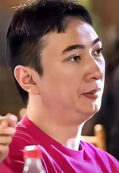 王思聪这波操作确实让人浮想联翩。以前他那可是出手几个亿都不眨眼，妥妥的“豪横”代
