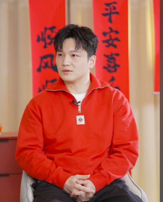 樊振东再谈逆转张本智和 樊振东虽然年轻，但他展现出了不屈不挠的拼搏精神，勇往直前
