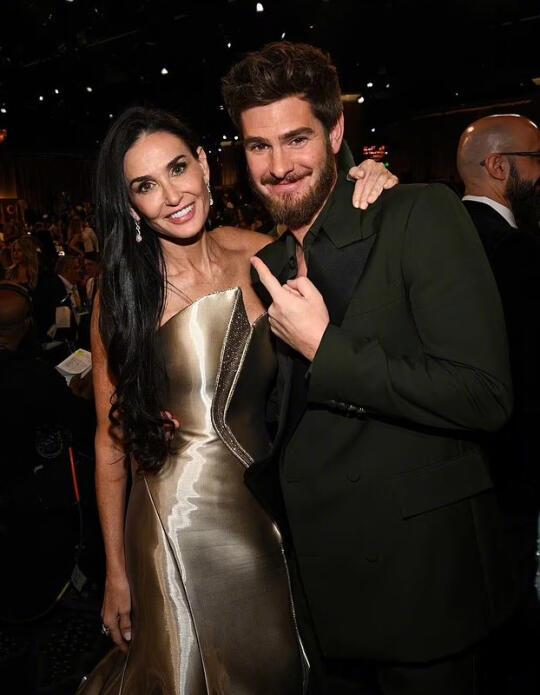 黛米·摩尔与安德鲁·加菲尔德被曝恋情并同居