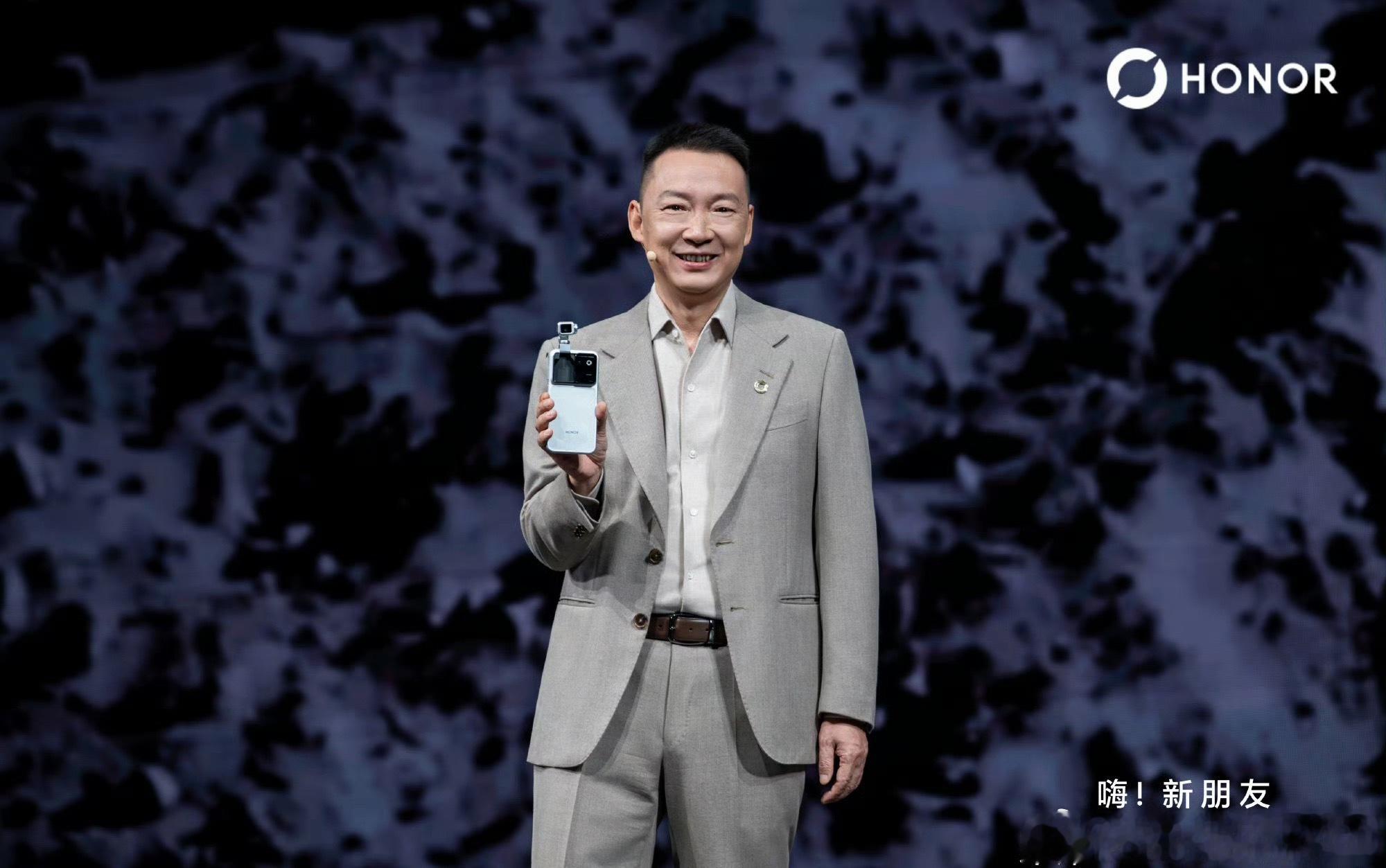荣耀RobotPhone价格荣耀Robot Phone价格出来了，9999元起，