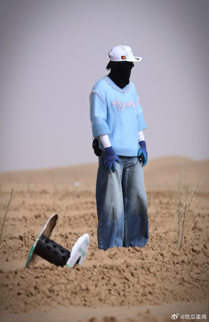 鹭卓沙漠变绿洲冲冲冲鹭卓今日份沙漠玫瑰继续鹭卓带着沙漠玫瑰的韧劲继续冲！沙漠变绿