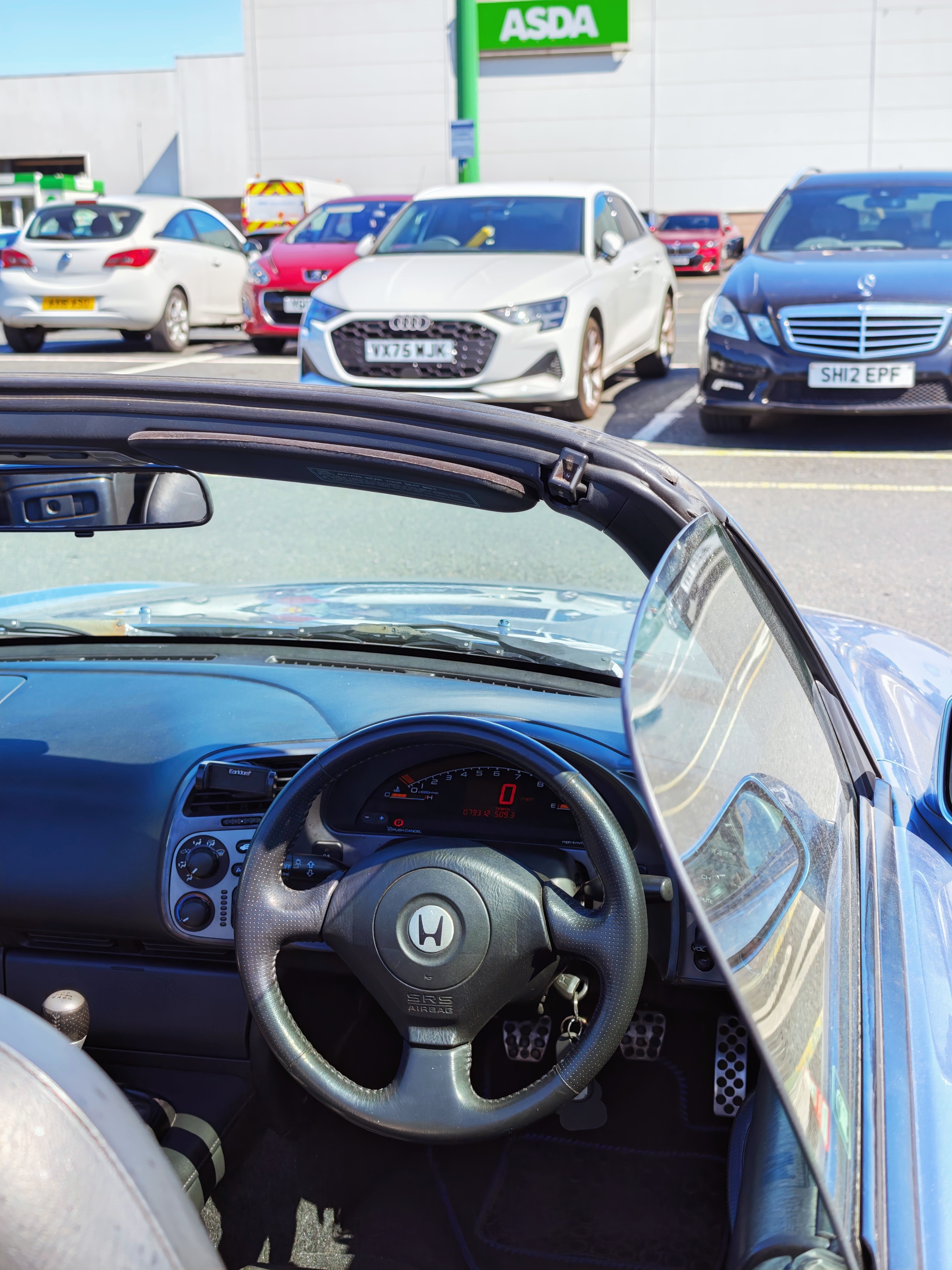 天晴，宜开蓬。 