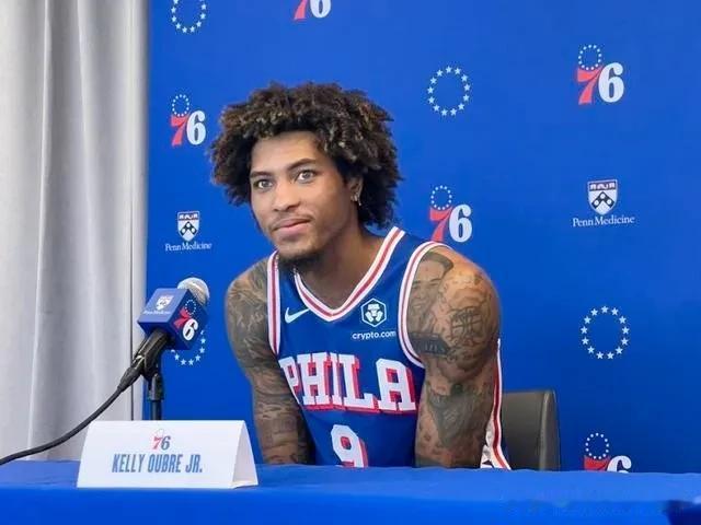 #费城76人谜底# 
北京时间11月6日NBA76人队球员乌布雷接受随队记者采访