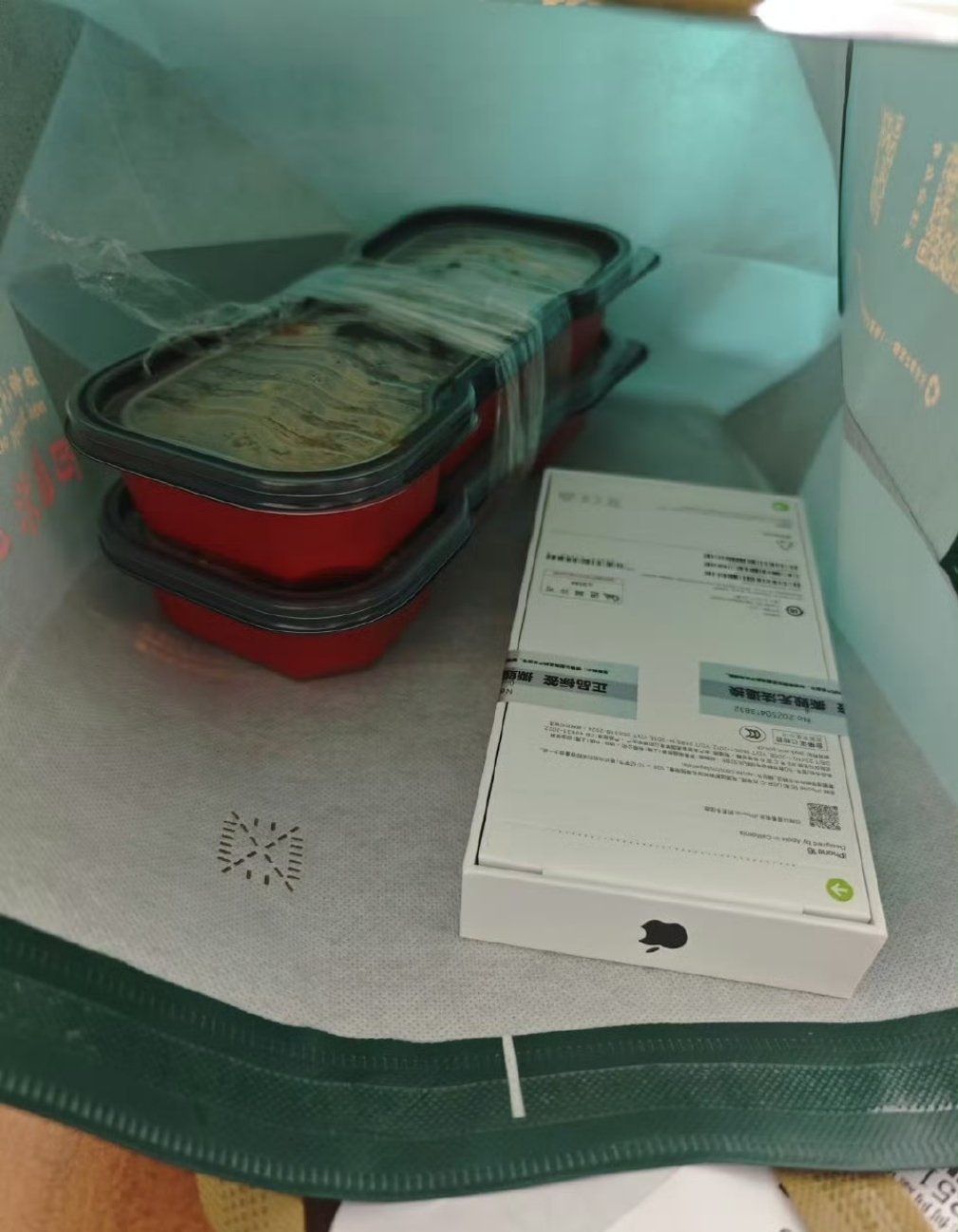 买外卖送手机？离谱！ ​​​