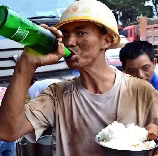 农民工现象啥时候才能消失？
 
这是一个深刻的问题，也是越来越多的人开始关注的热