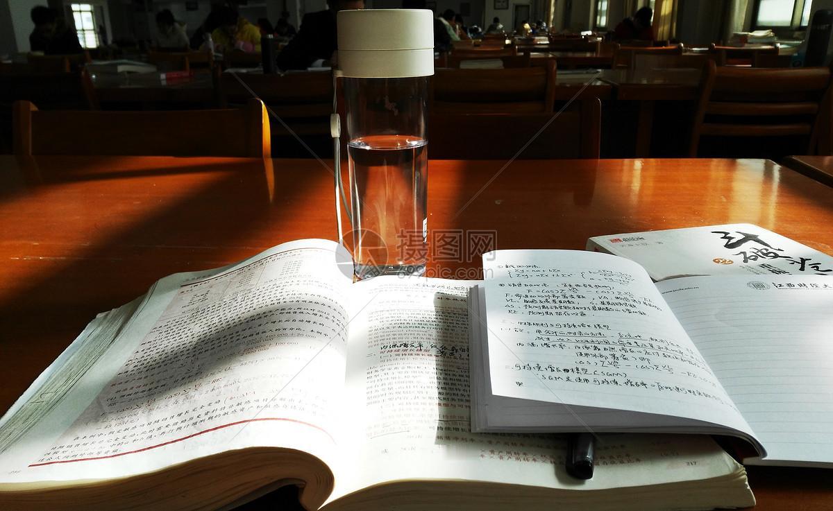 小伙24分钟心肺复苏抢回老板娘一条命 江苏苏州的张晓国太牛了！12月上旬，在一家