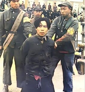 1951年1月30日，浙江江山保安乡，一声枪响终结了戴笠独子戴善武36岁的生命。