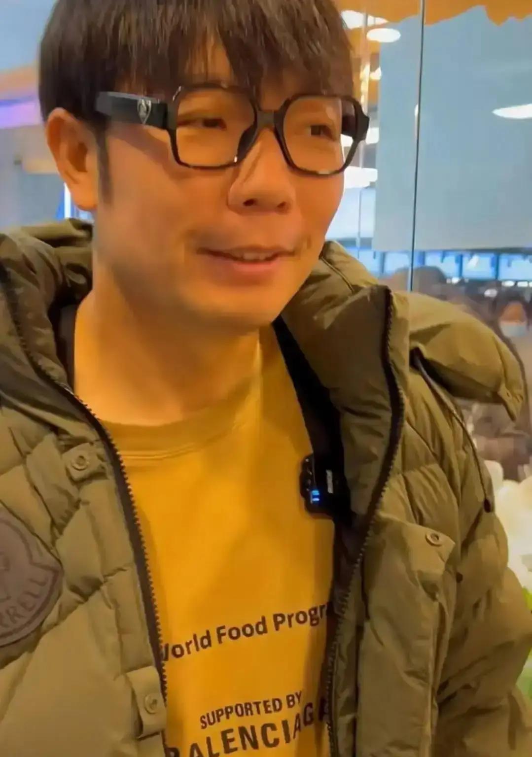 33岁，国安给他教练合同
 
33岁拿新合同，别人是续命，张稀哲直接换赛道。
 