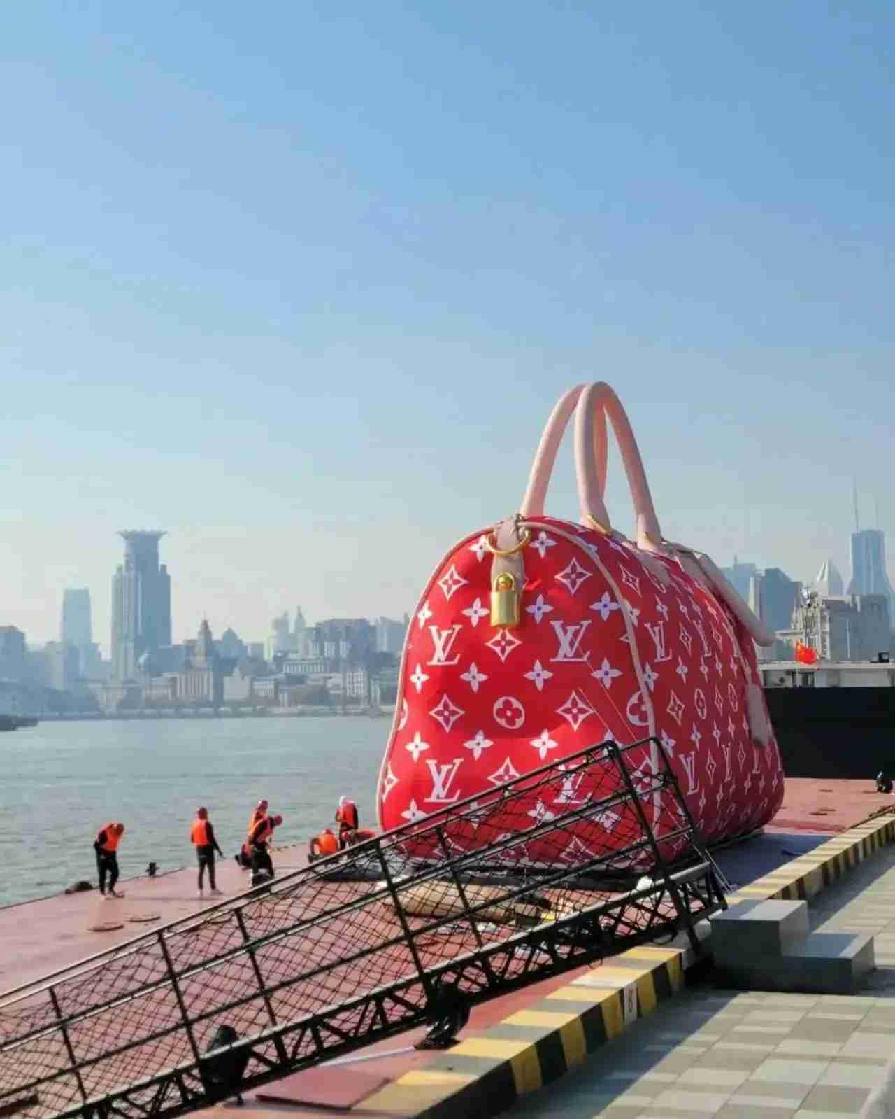 我的今日状态：🏝️旅行度假
我这里的天气：🌤️多云