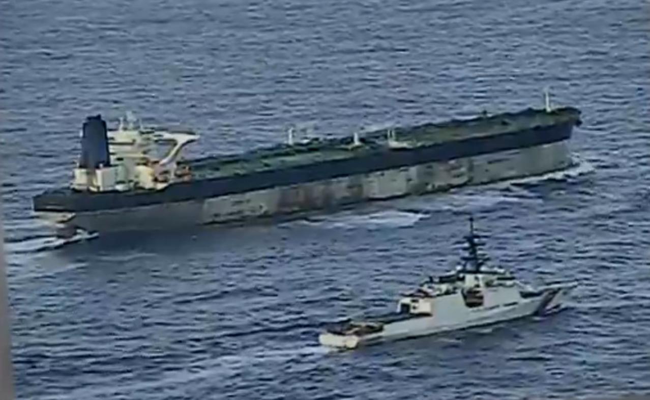 俄罗斯没能保住贝拉一号油轮，一点也不奇怪。

潜艇为油轮护航，本身实际效果就不行