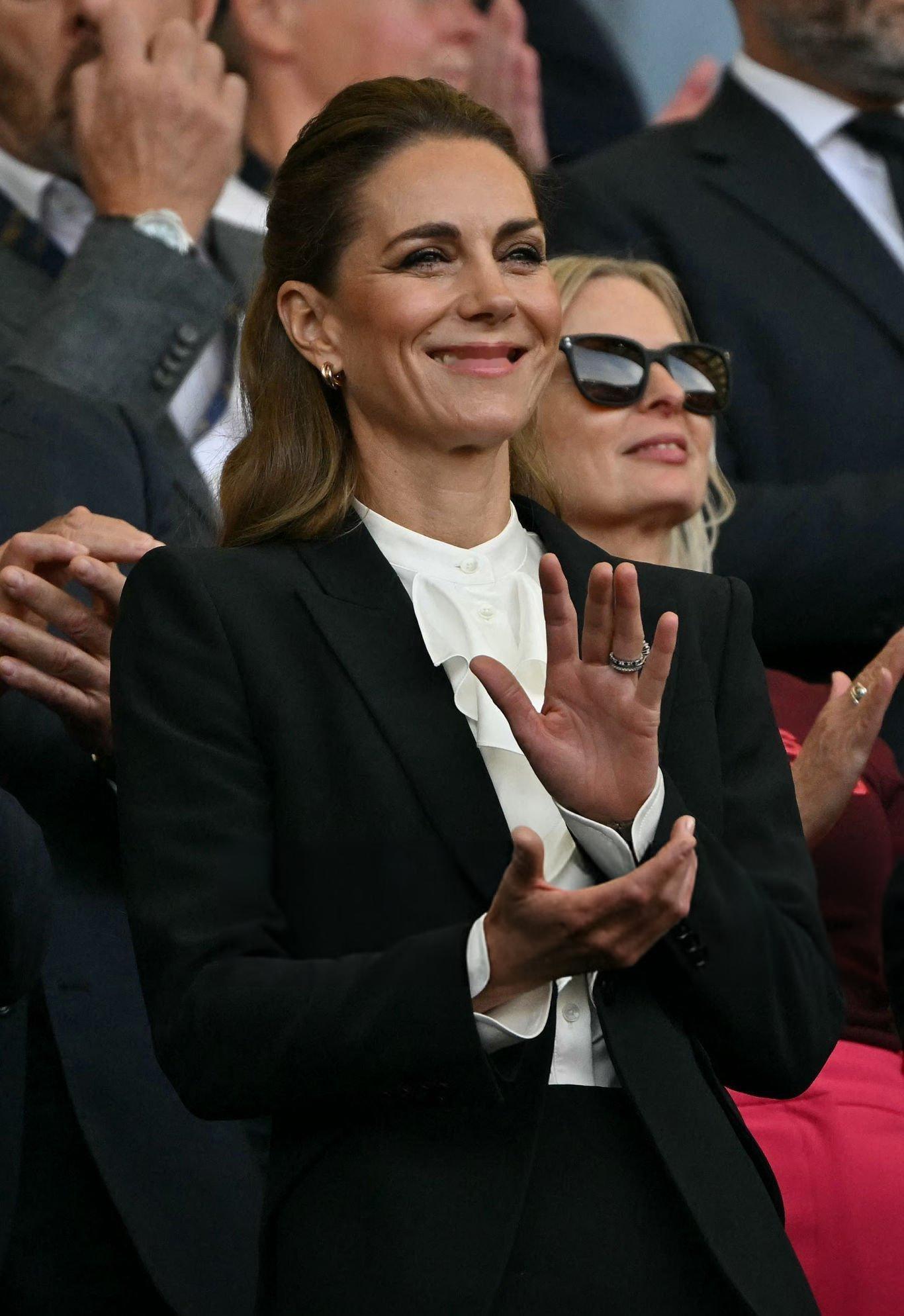 katemiddleton[超话] 9月6日，凯特以英格兰橄榄球联盟🏈皇家赞助